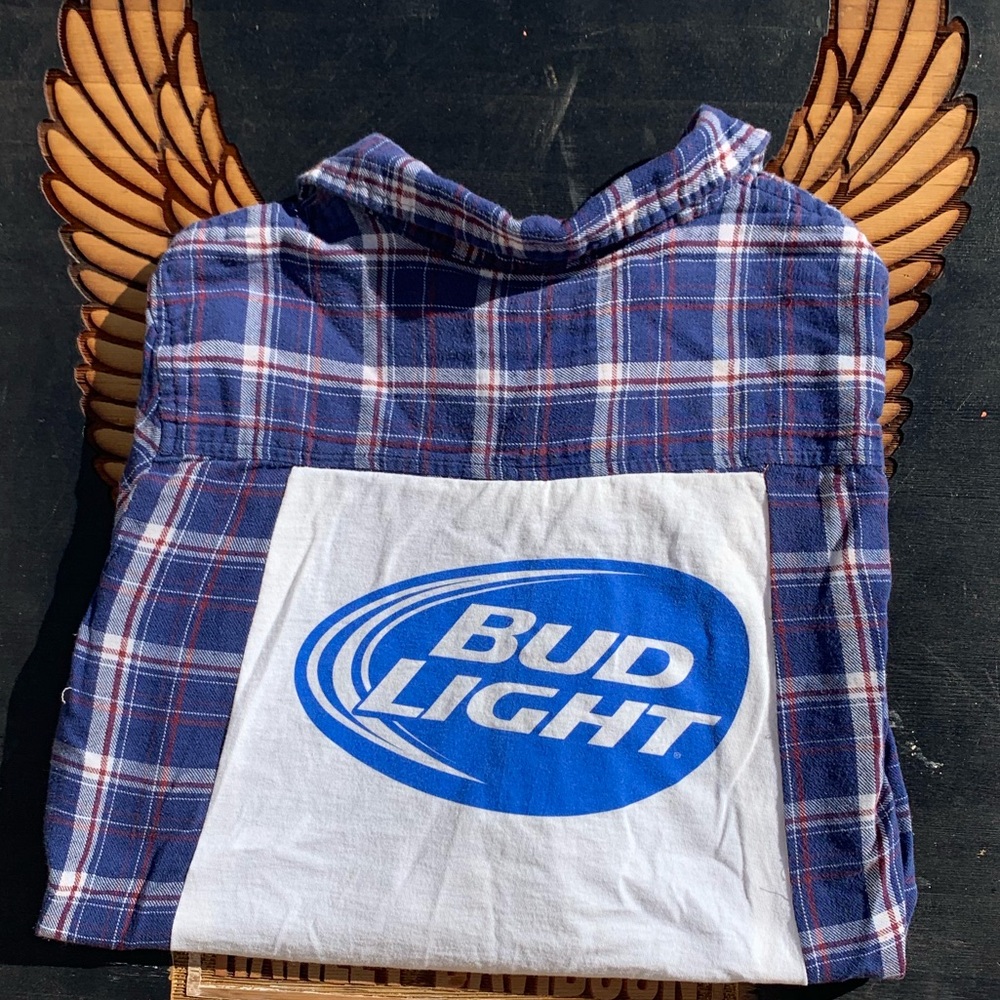 BUD LIGHT T-shirt flannel.